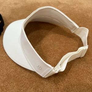 Like NEW 🍋 Lululemon 🍋 Fast Paced Run Visor pearly white 🤍